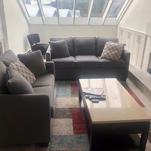 Hearthstone Loft, Village Centre, Private Hot Tub, Sleeps 6 Apartment Whistler