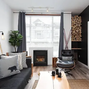 Prime Location, In/out Apartment Whistler