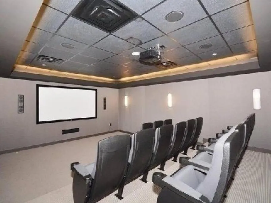 Luxury Suite Downtown Toronto Near Cn Tower