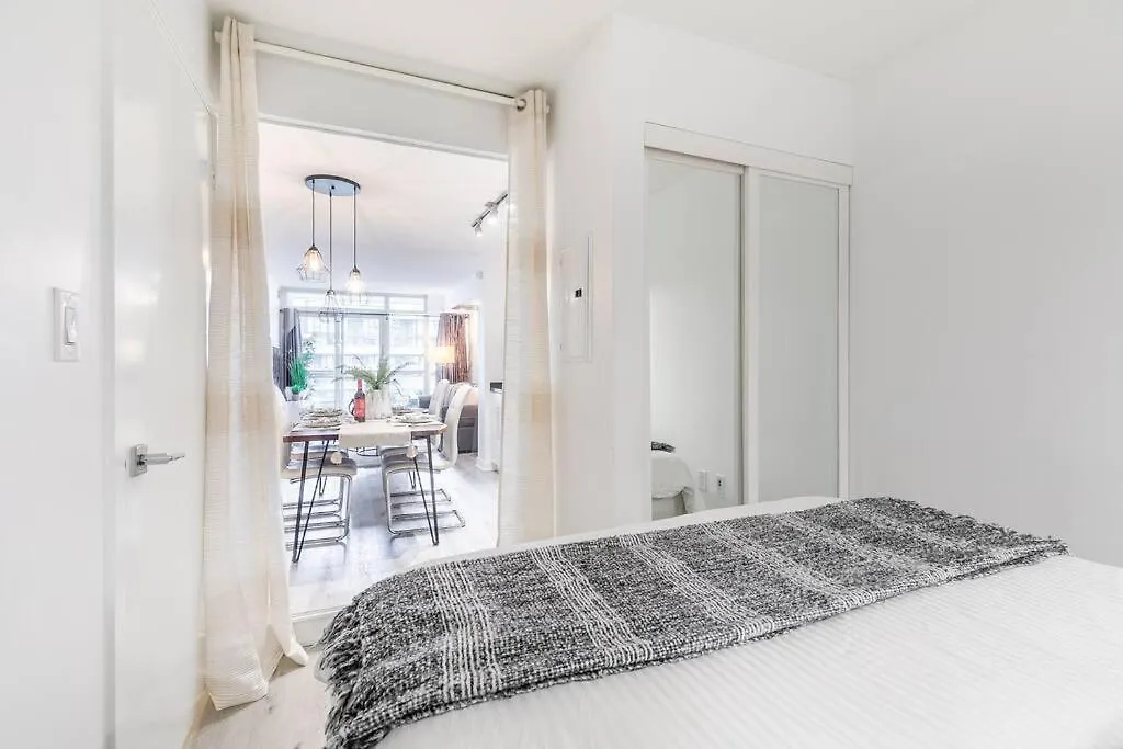 Luxury Suite Downtown Toronto Near Cn Tower Apartment